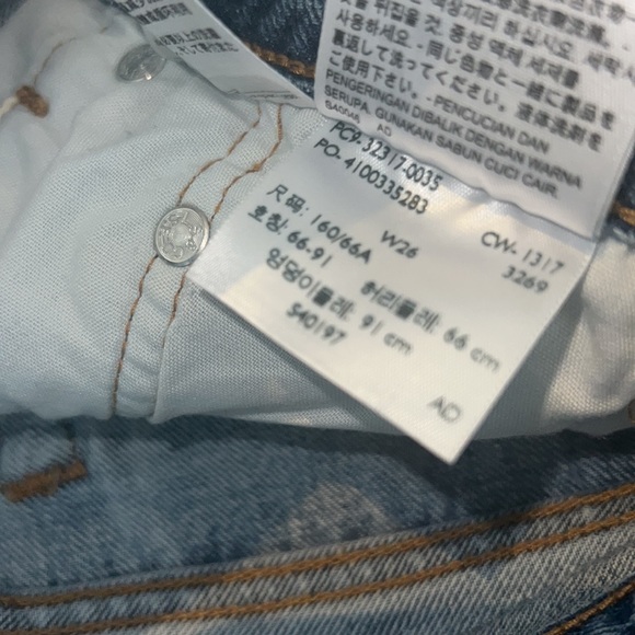 VINTAGE LEVI DEMIN SHORTS - Picture 6 of 6